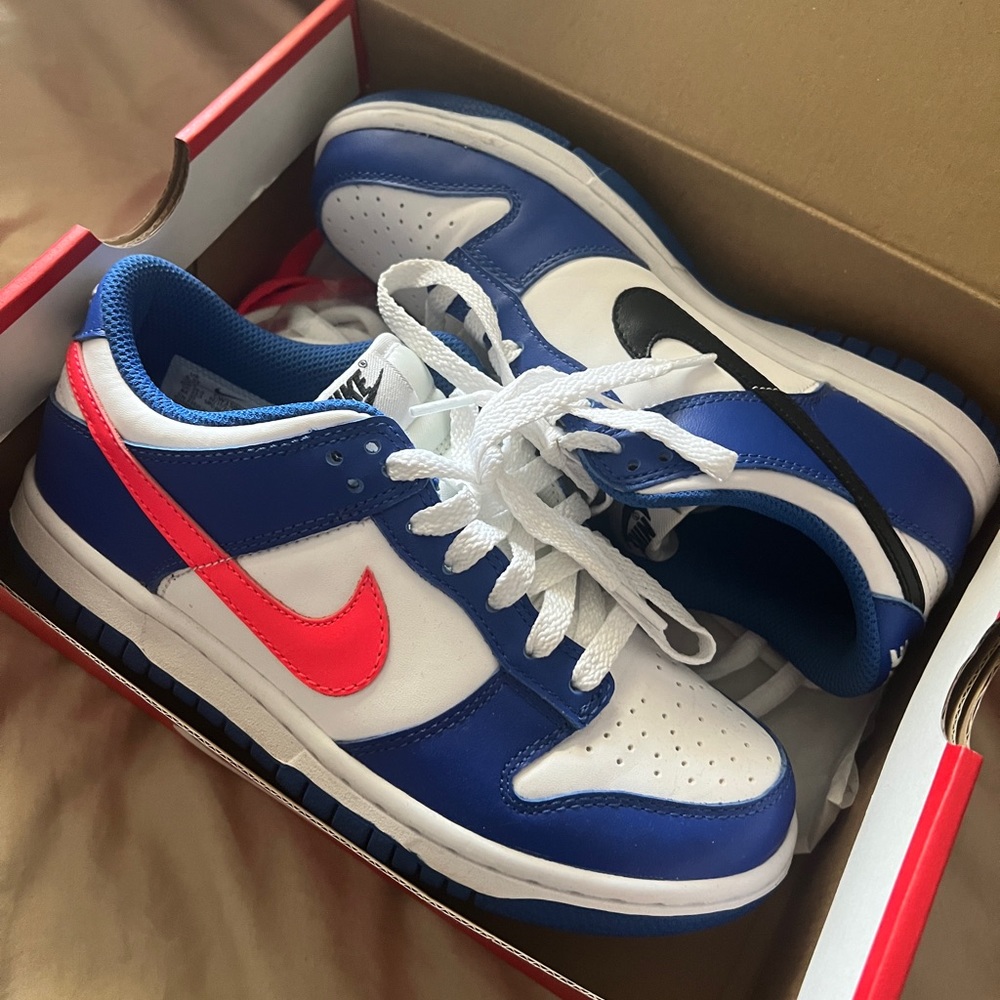 Women’s size 6 grade school 4.5 y